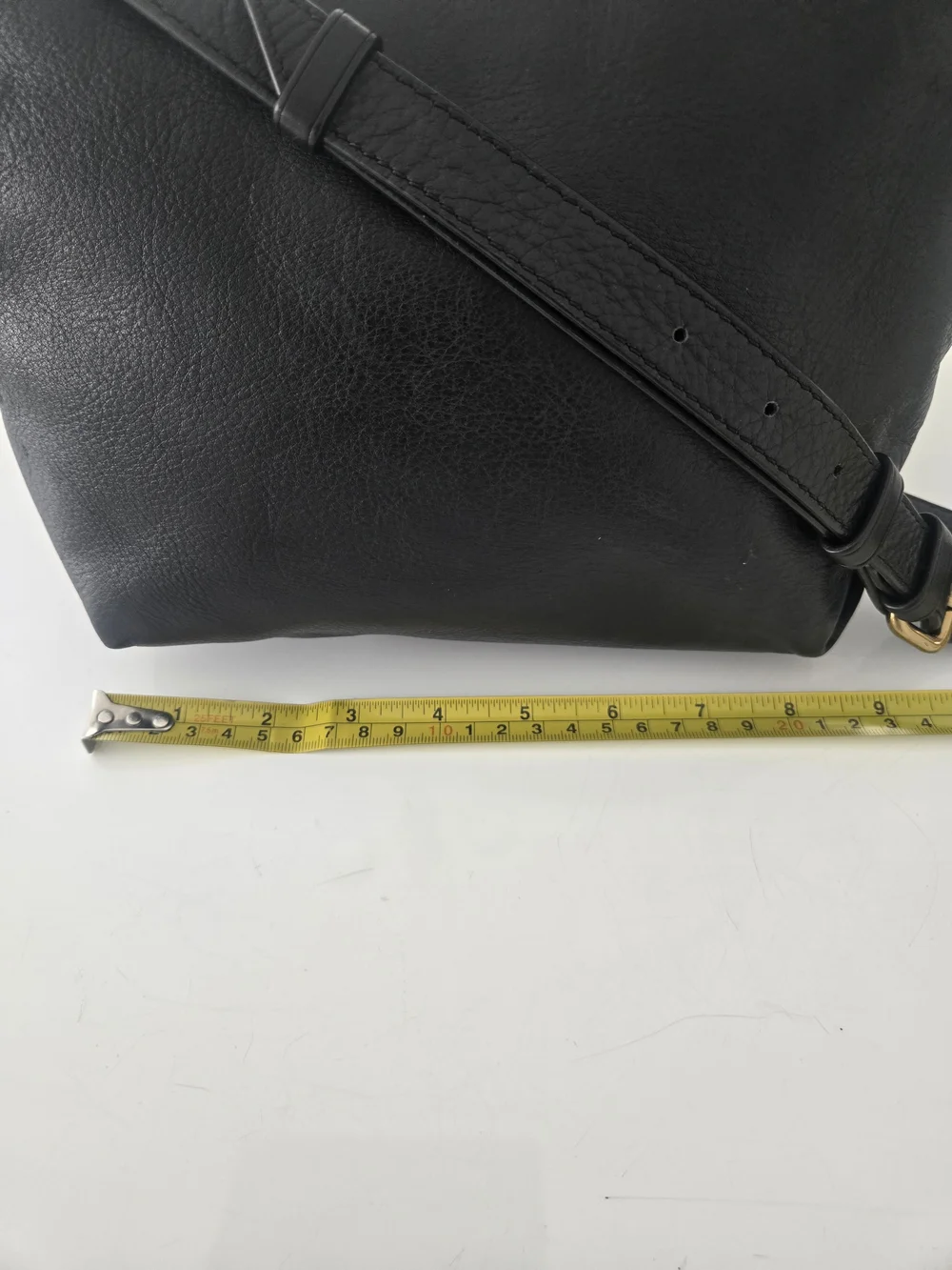 J.Crew Black Cow Leather Crossbody Bag Zip Closure Gold Hardware Lined Pockets